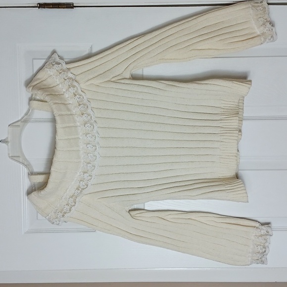 Romwe Elegant Cream Off-Shoulder Sweater with Lace Trim Size Small - Picture 2 of 12